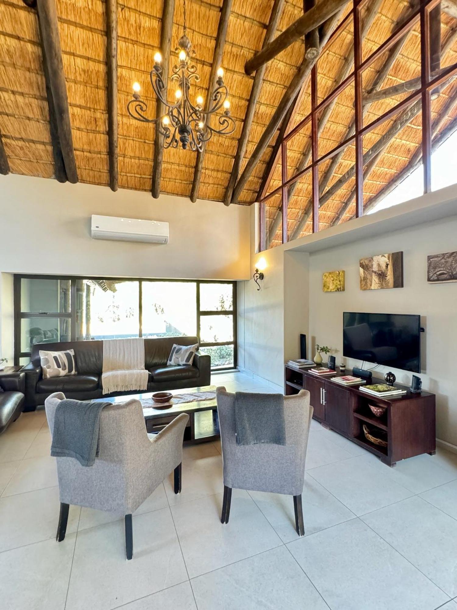Pangolin Game Lodge - Self Catering, Incl 2 Game Drives Per Day Matlhagame エクステリア 写真