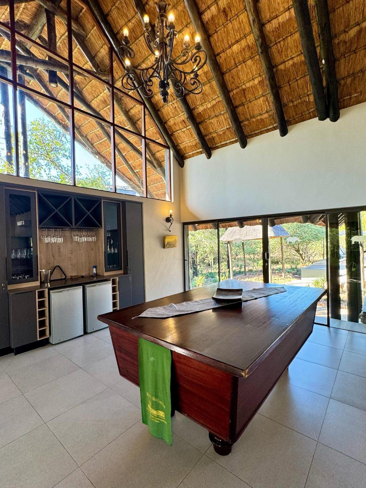 Pangolin Game Lodge - Self Catering, Incl 2 Game Drives Per Day Matlhagame エクステリア 写真