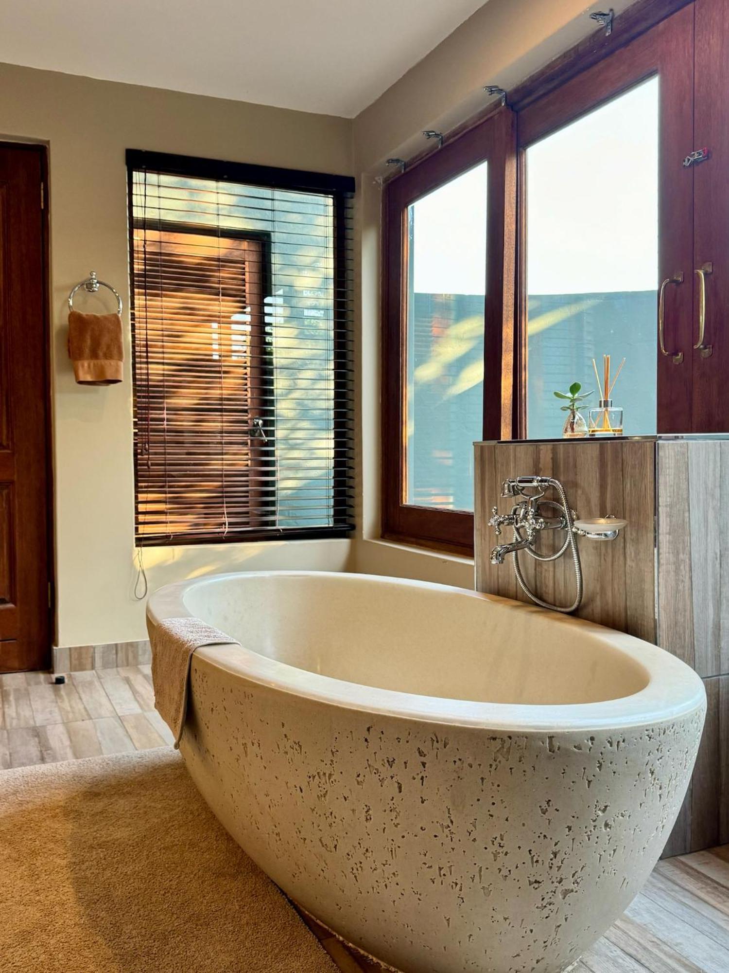 Pangolin Game Lodge - Self Catering, Incl 2 Game Drives Per Day Matlhagame エクステリア 写真