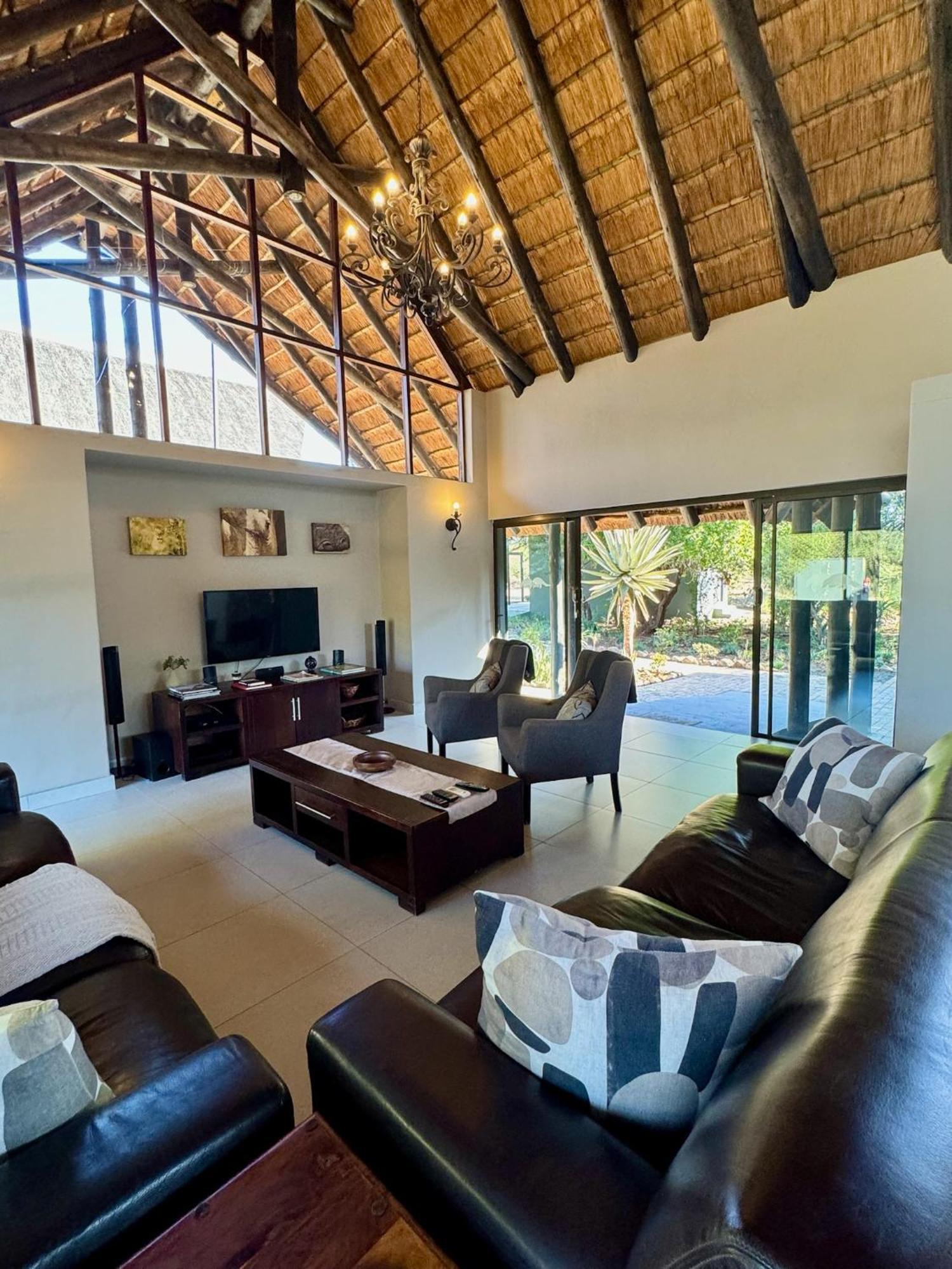 Pangolin Game Lodge - Self Catering, Incl 2 Game Drives Per Day Matlhagame エクステリア 写真
